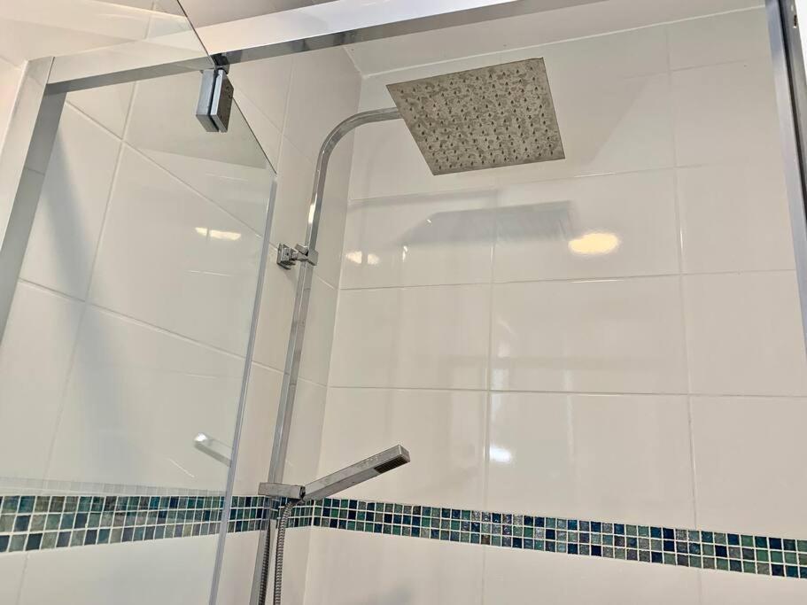 Blue Summer Vibes Mini Studio For Two, Ac, Parking, Beach At 50M, Spa Access -2 La Ciotat Buitenkant foto