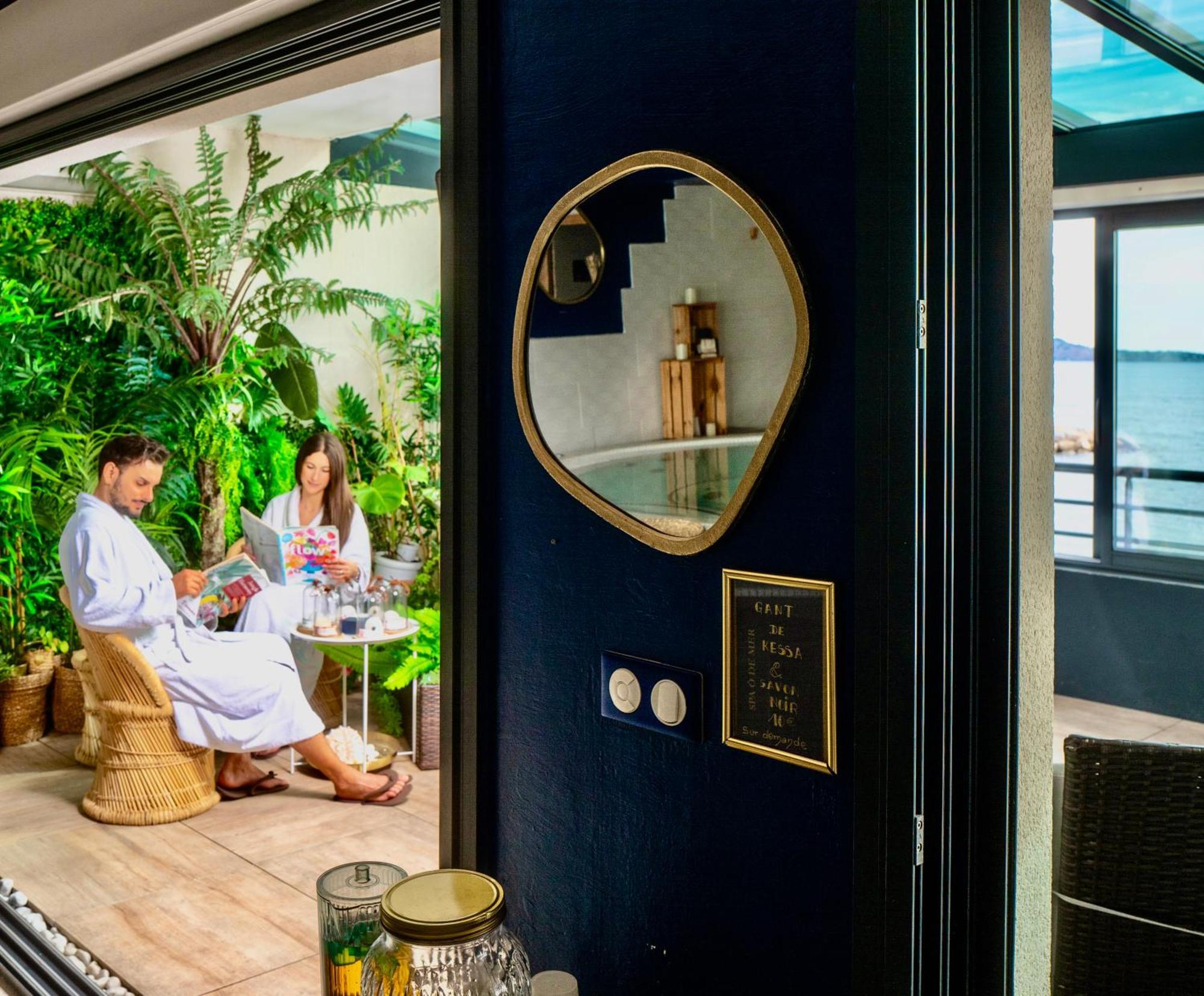 Blue Summer Vibes Mini Studio For Two, Ac, Parking, Beach At 50M, Spa Access -2 La Ciotat Buitenkant foto